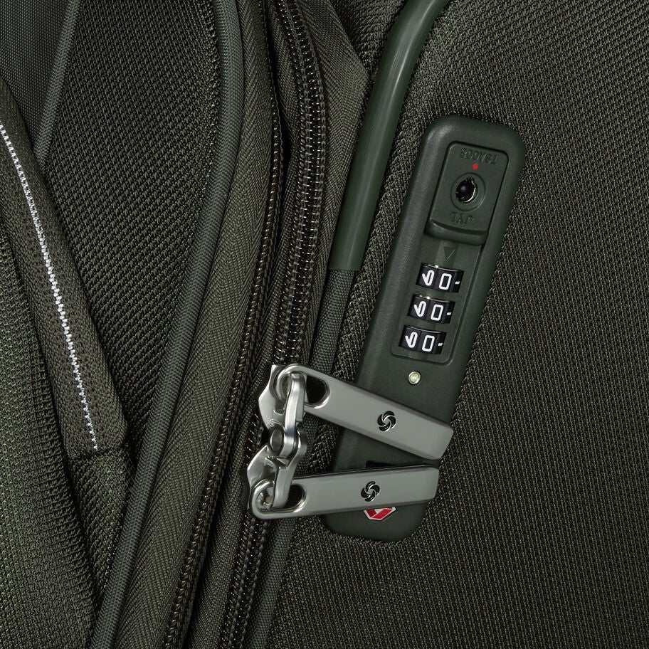 Samsonite Re-Lite Spinner Medium in the color Climbing Ivy. image number 10
