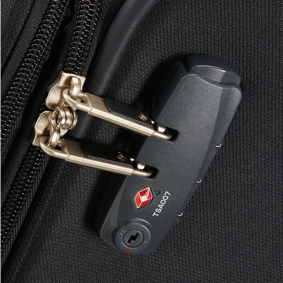 Samsonite Base Boost Spinner Medium in the color Black. image number 7