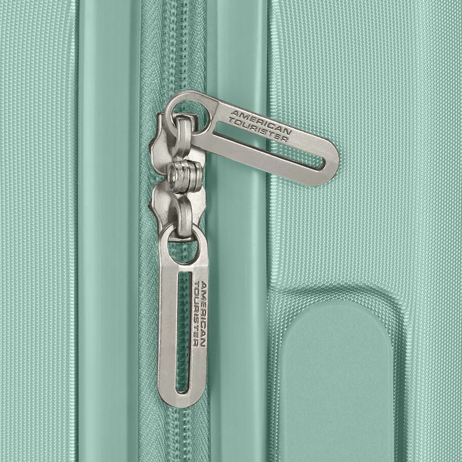 American Tourister Stratum 3.0 Ensemble de 3 Bagages (C/M/G) in the color Vert surr&eacute;aliste. image number 7