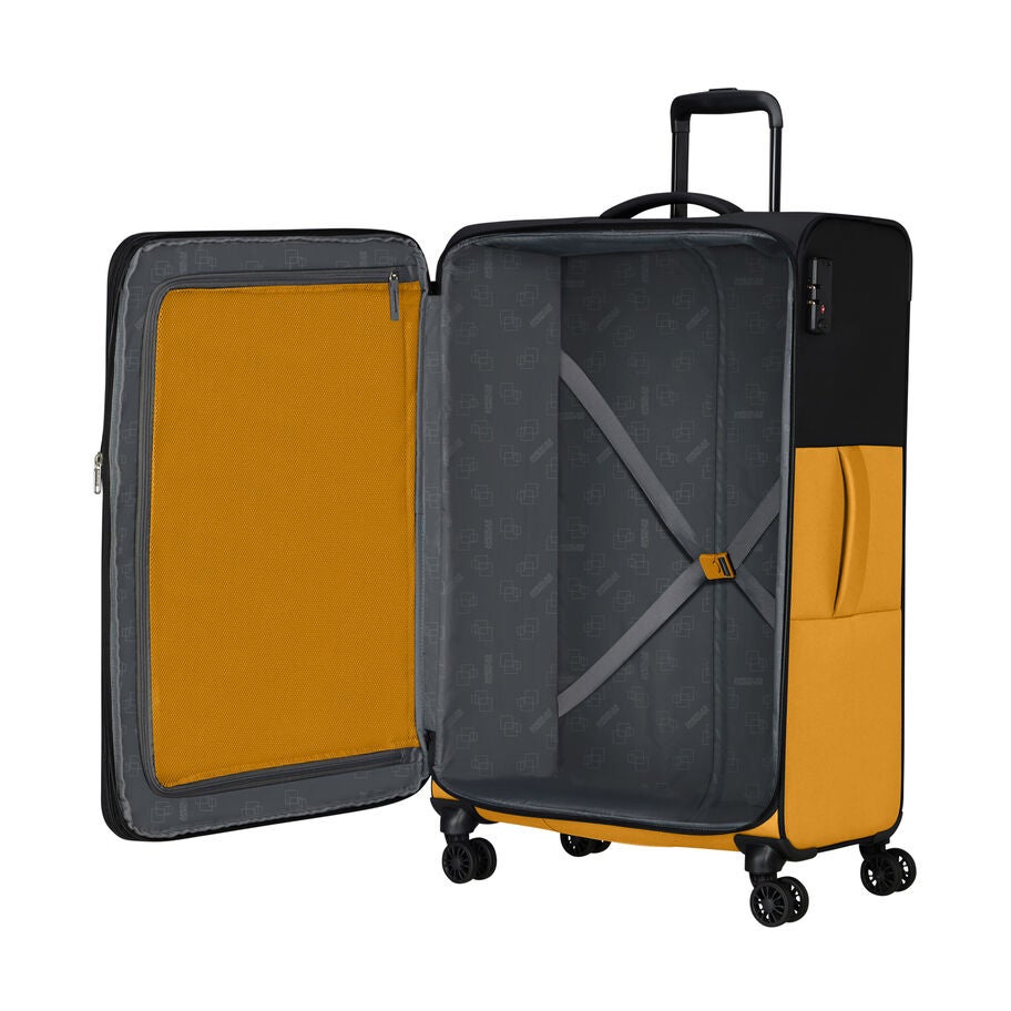 American Tourister Daring Dash Spinner Large in the color Black/Yellow. image number 1