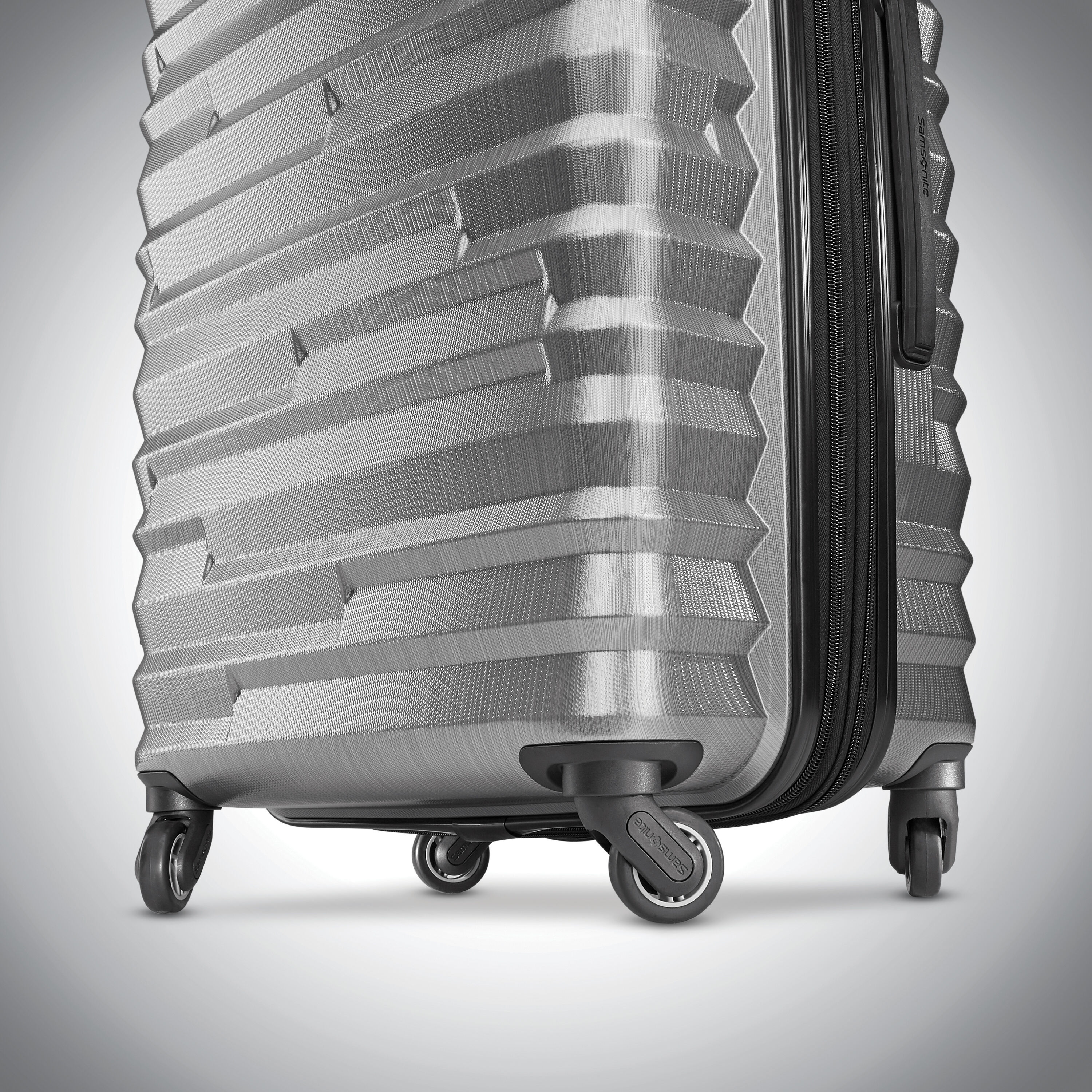 Buy Samsonite Ziplite 4.0 Spinner Medium for CAD 295.00 Samsonite CA