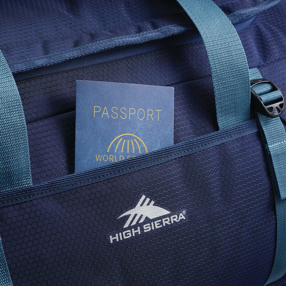 High Sierra Fairlead Sac de Sport Convertible in the color Marine R&eacute;el/Bleu Graphite. image number 4