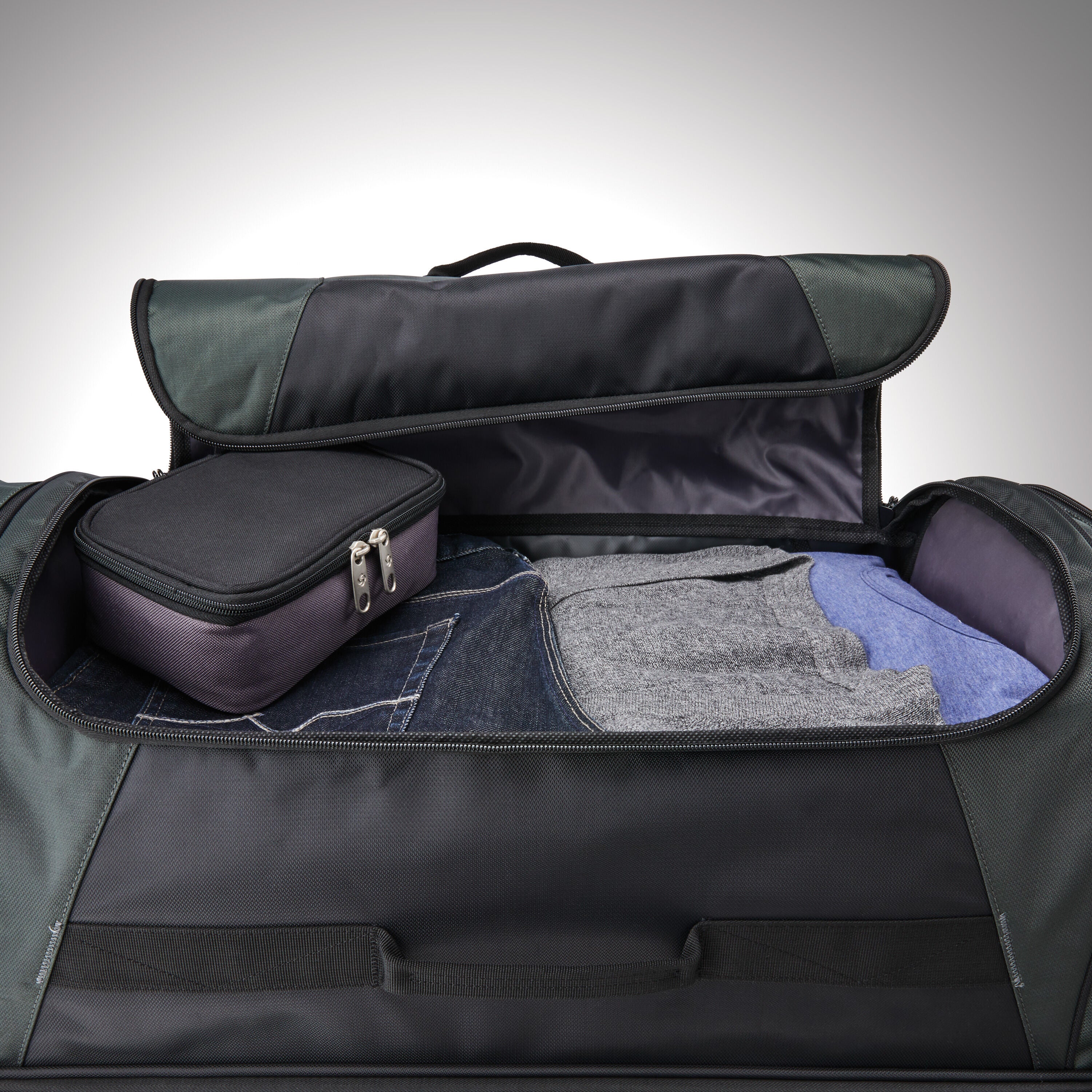 Samsonite andante 22 wheeled duffel sale