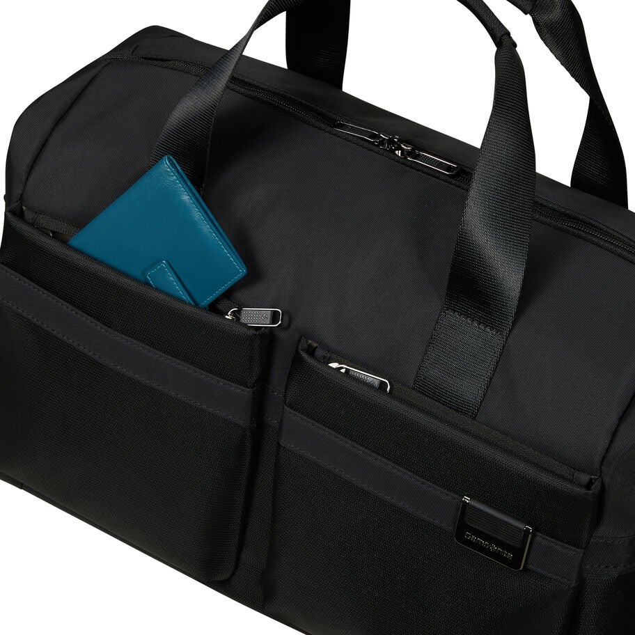 Samsonite Airea Duffle in the color Black. image number 8