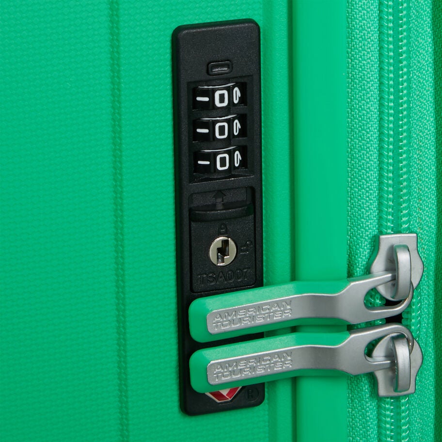 American Tourister Rejoy valise moyen &agrave; roues in the color Vert Jade. image number 3