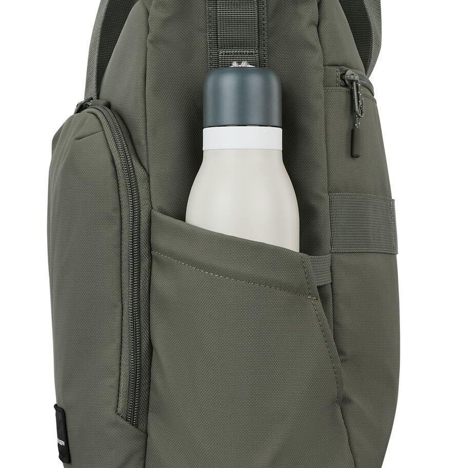 High Sierra Lineage Fourre-tout in the color Olive. image number 6