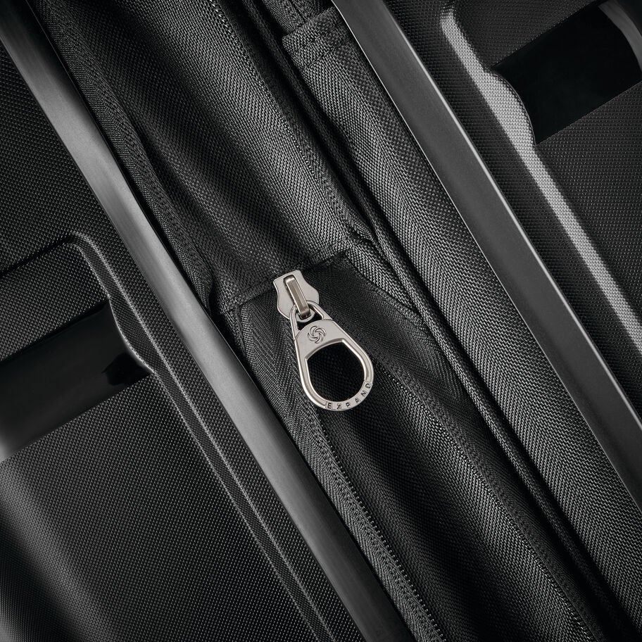 Samsonite Outline Pro Spinner Large in the color Midnight Black. image number 5
