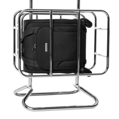 Samsonite Spinner Underseater w/ USB Port in the color Black.