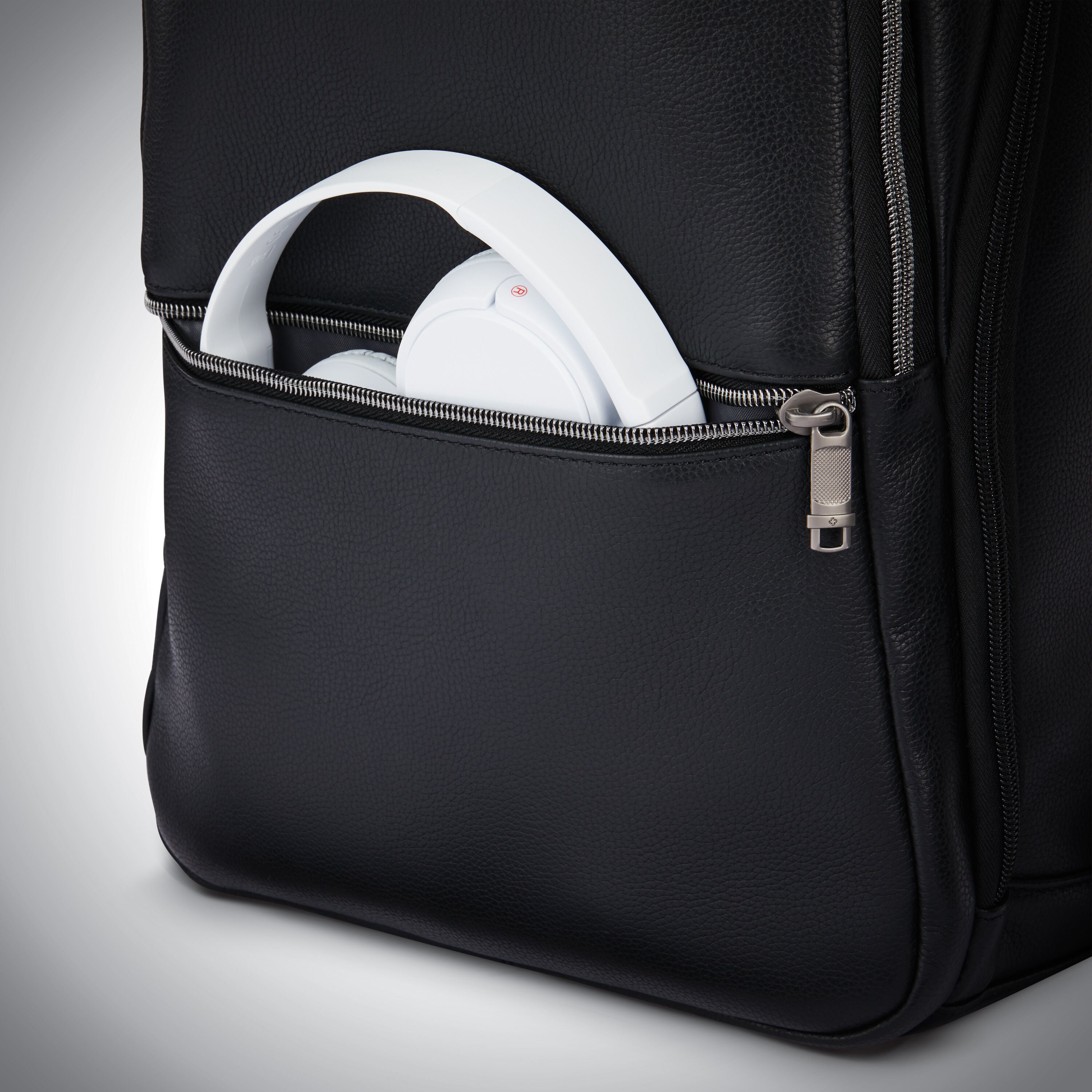 Samsonite classic leather slim sales backpack review