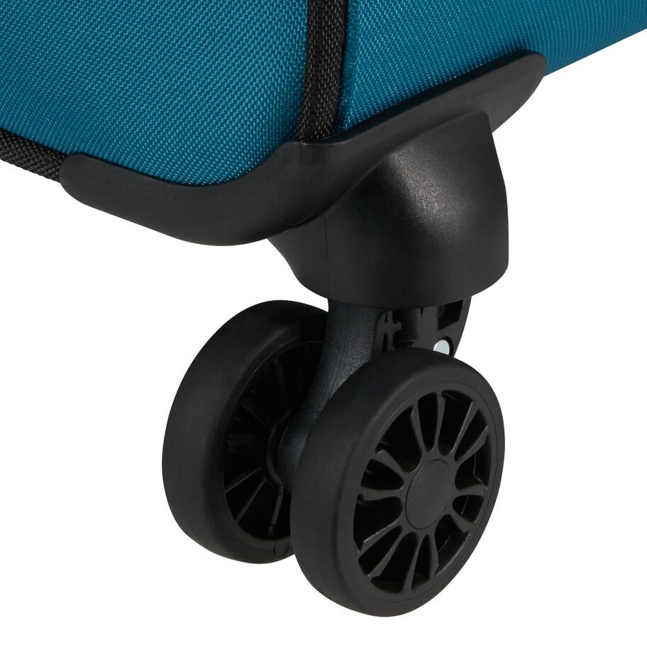 American Tourister Daring Dash Spinner Carry-On&trade; in the color Black/Blue. image number 10
