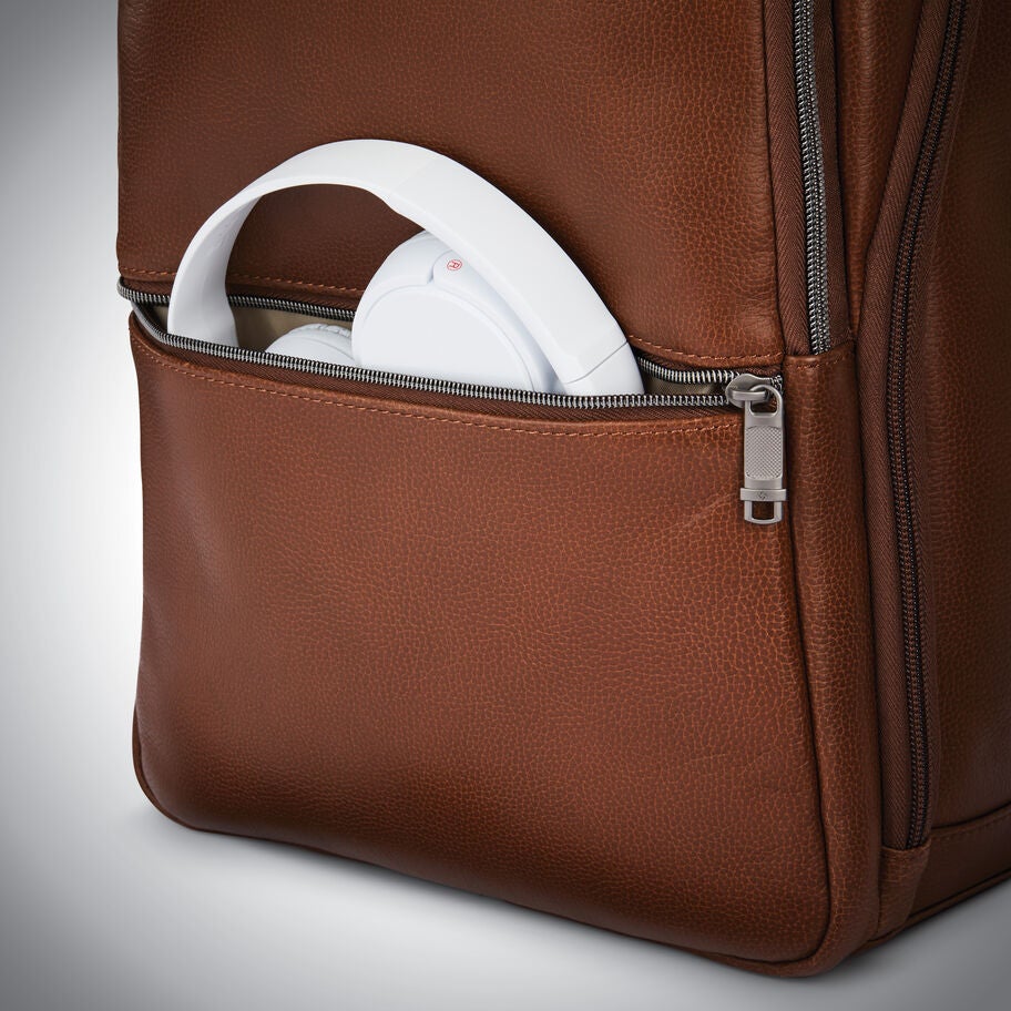 Samsonite Classic Cuir Sac &agrave; dos mince in the color Cognac. image number 5