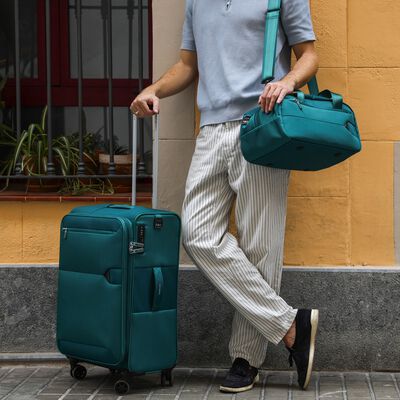 Samsonite Urbify valise moyen &agrave; roues in the color .