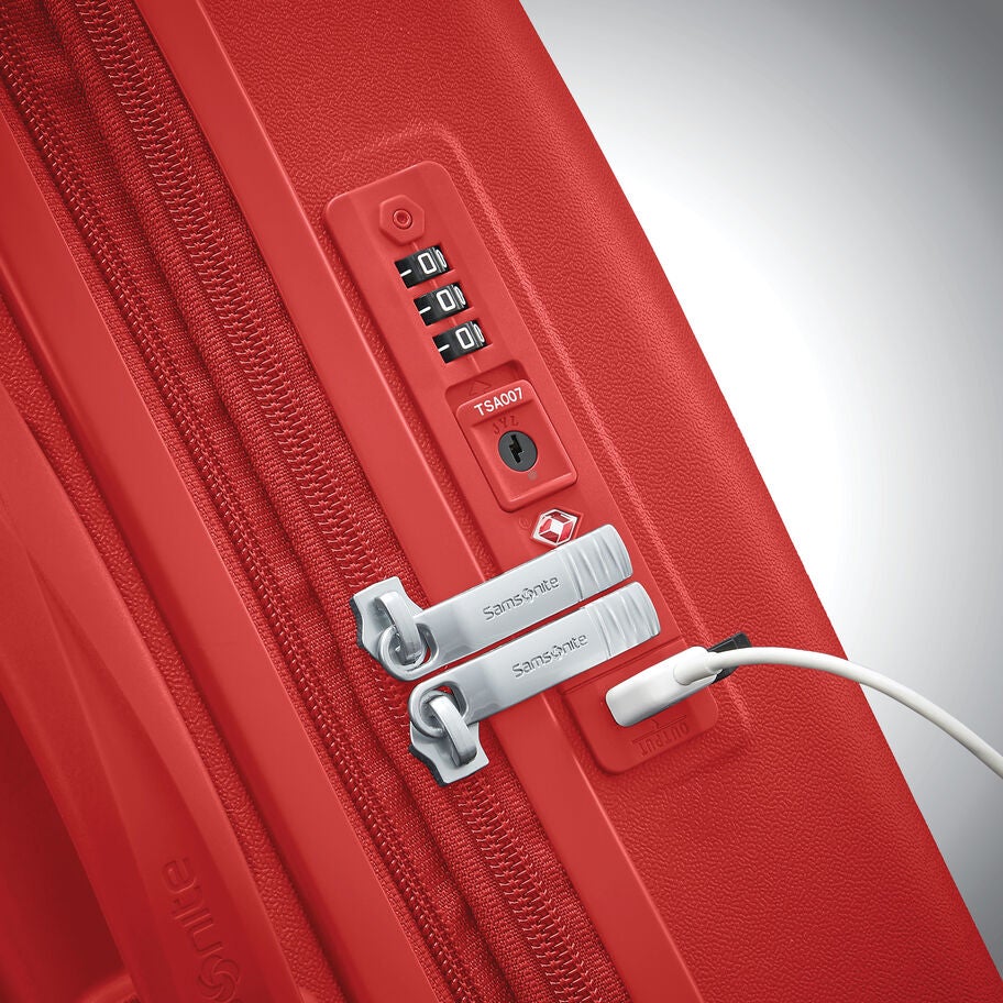 Samsonite Voltage DLX Spinner Carry-On&trade; in the color Chili Red. image number 4
