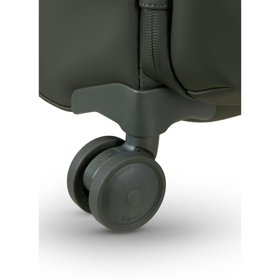 Lipault LOST IN BERLIN Cabin Spinner 2.0 in the color Dark Moss. image number 8