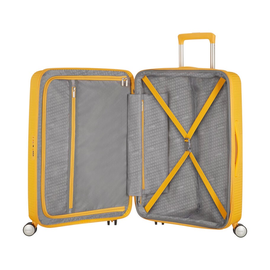 American Tourister Curio Spinner Moyen in the color Jaune Dor&eacute;. image number 1