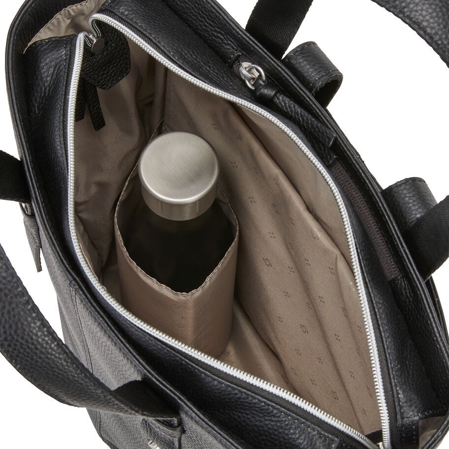 Samsonite Sac &agrave; dos en cuir convertible pour femme in the color Noir. image number 3