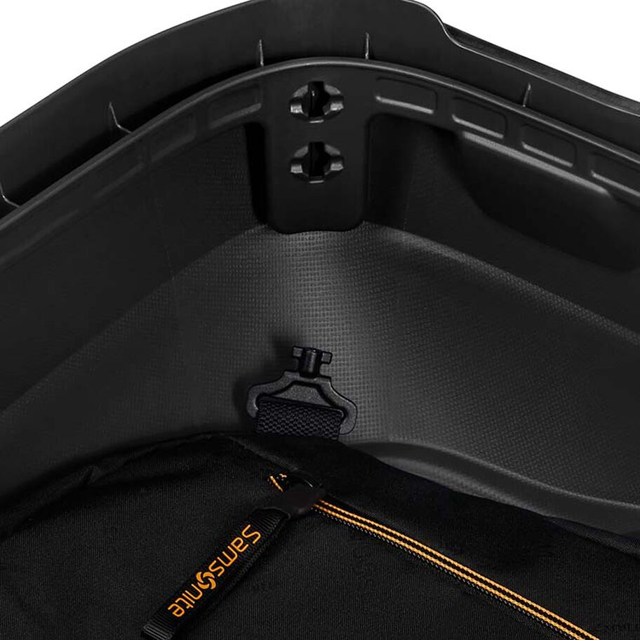 Samsonite Essens Spinner Medium in the color Graphite. image number 9