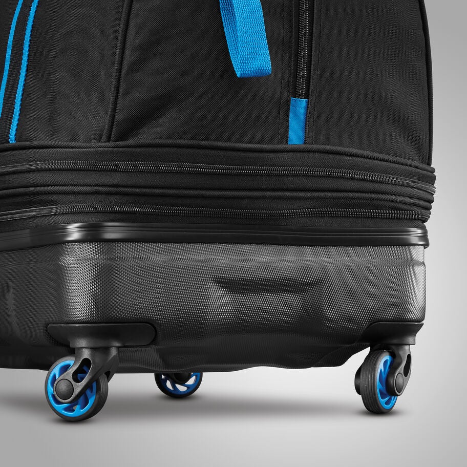 American Tourister EXO Hybrid Duffle in the color Black/Blue. image number 7