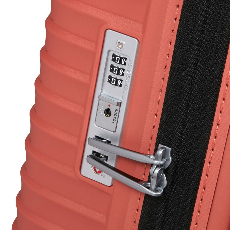 Samsonite Upscape Spinner Moyen in the color Argile. image number 9