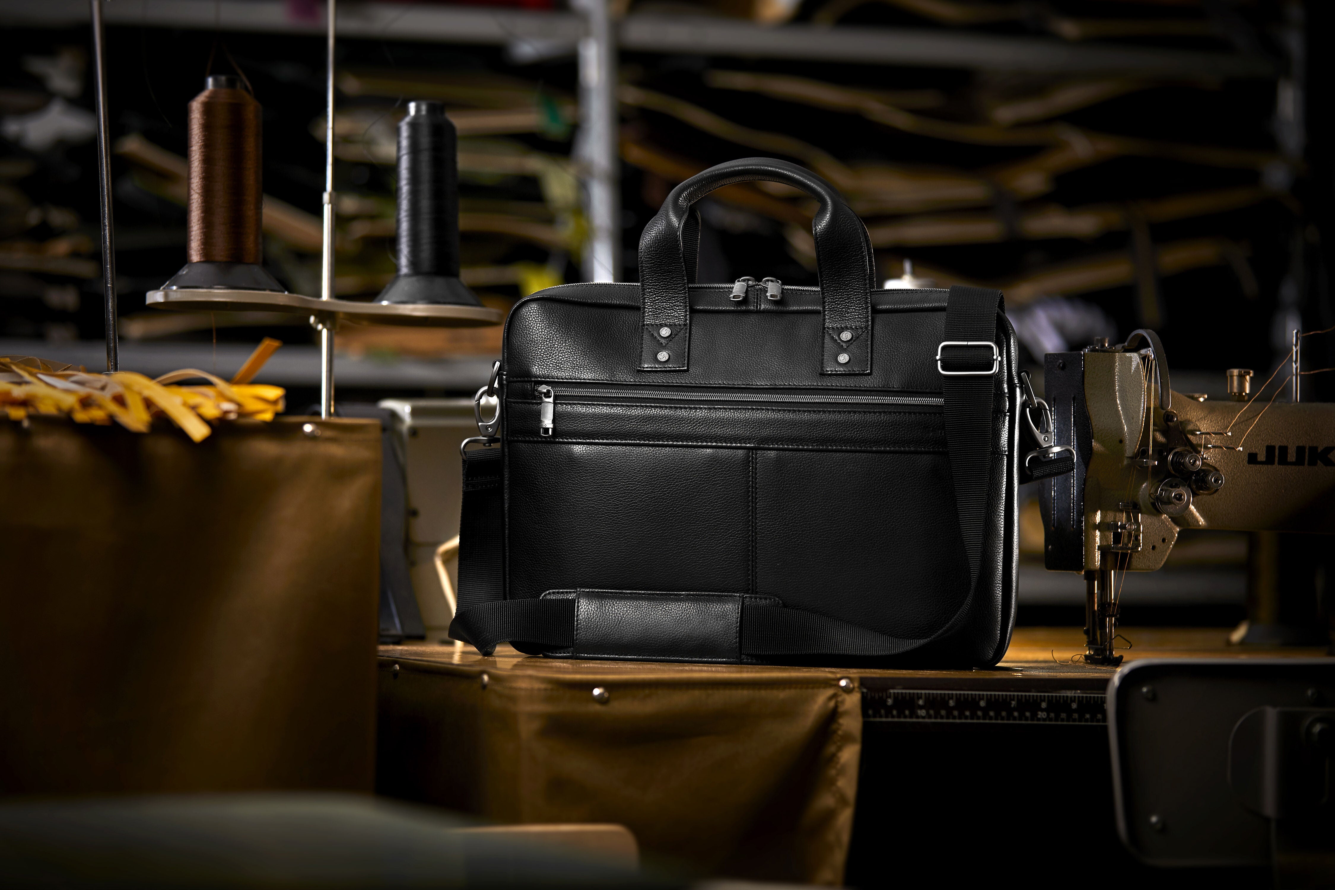 Samsonite leather suitcase clearance
