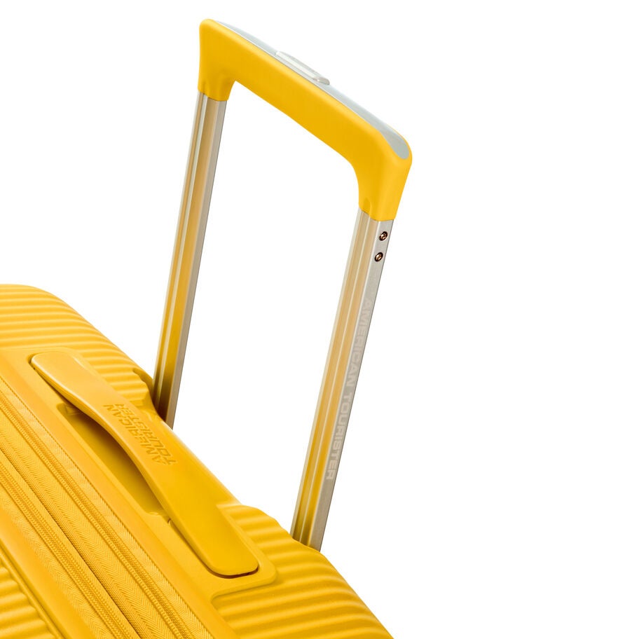 American Tourister Curio Spinner Moyen in the color Jaune Dor&eacute;. image number 4
