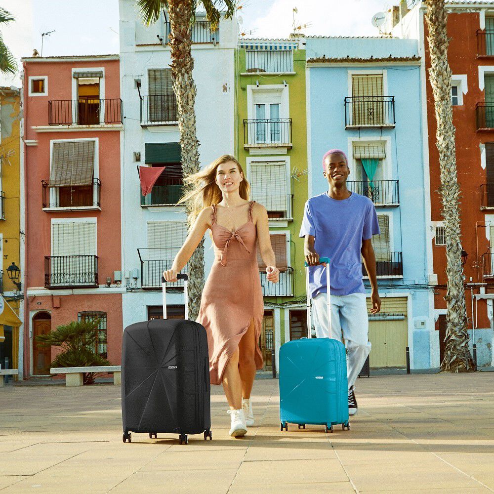 American Tourister StarVibe Spinner Medium