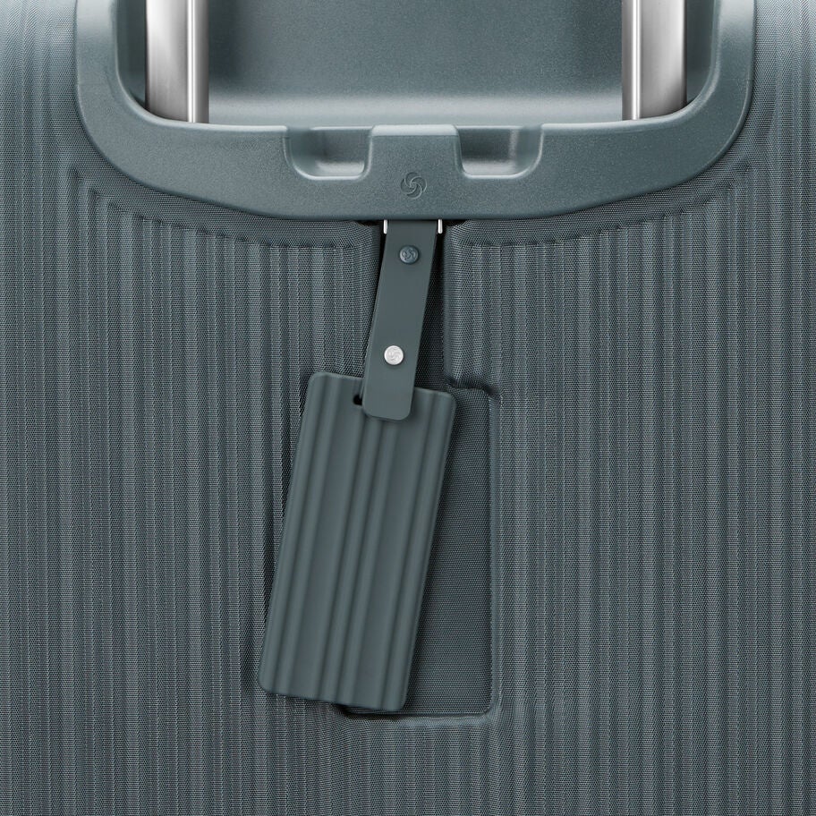 Samsonite Silhouette 18 Spinner Large in the color Black. image number 6
