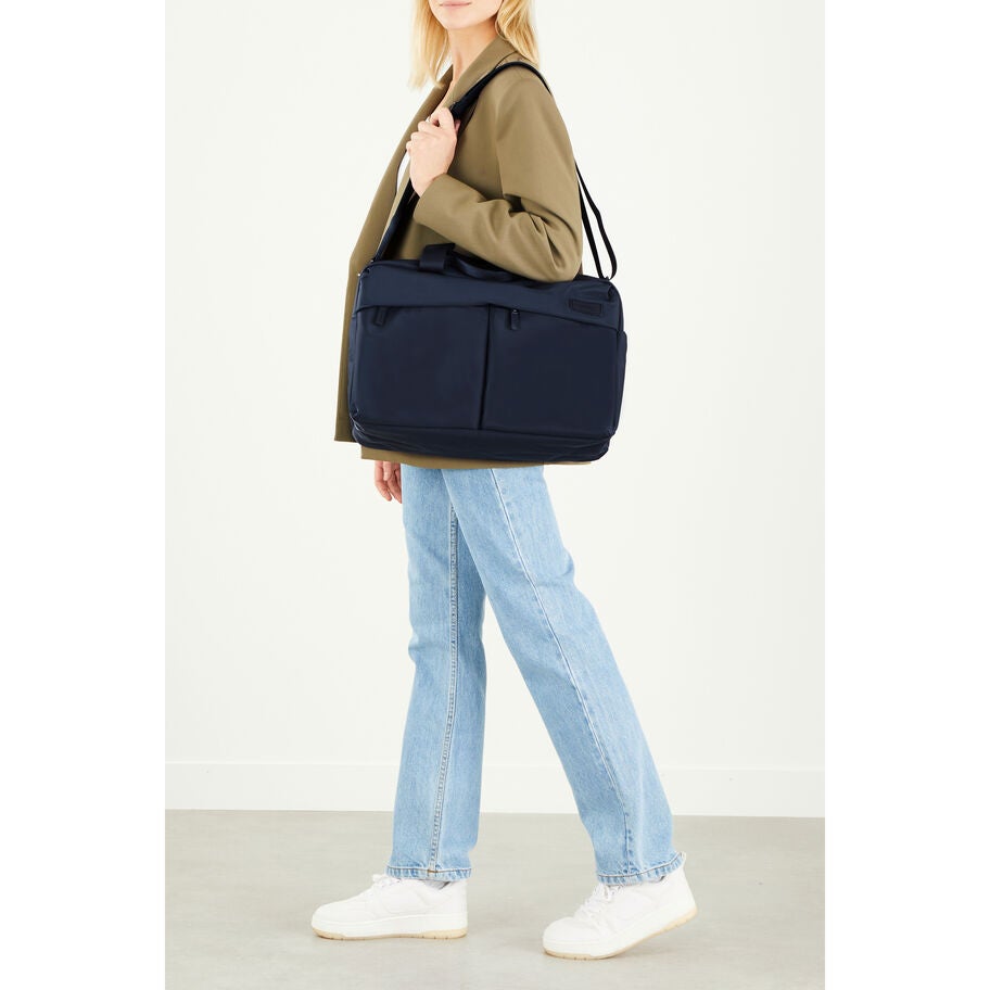 Lipault City Plume Sac 24 Heures in the color Marine. image number 1