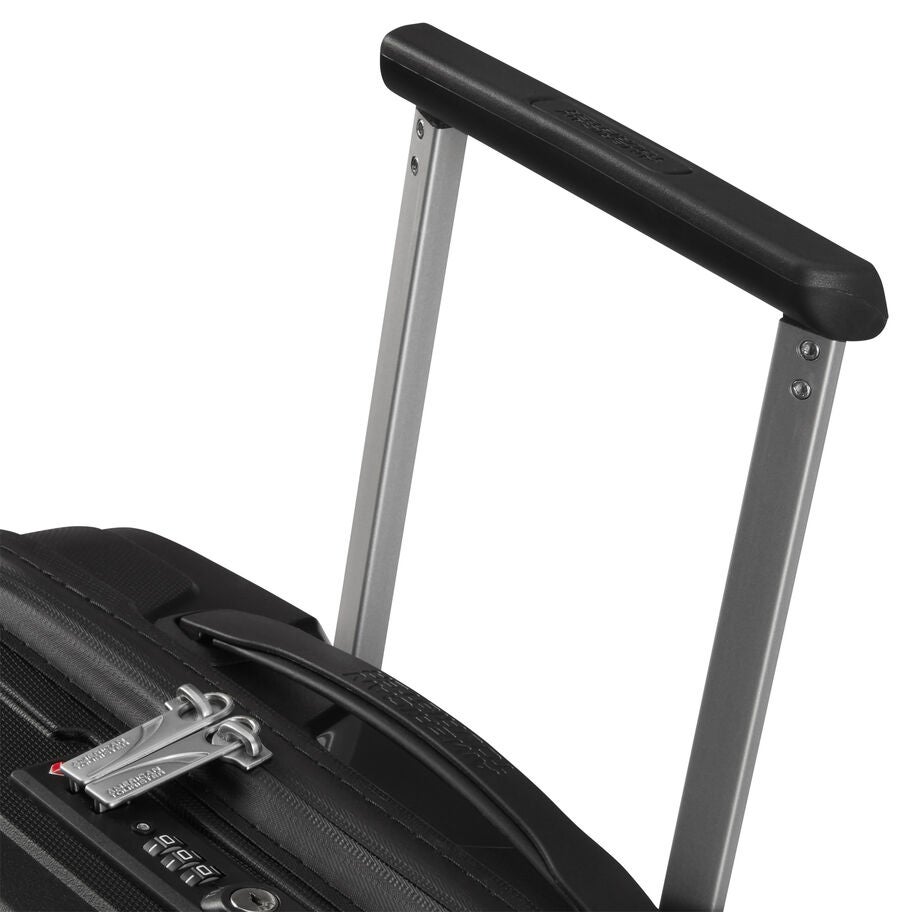American Tourister Airconic Ensemble de 3 Bagages in the color Noir Onyx. image number 5