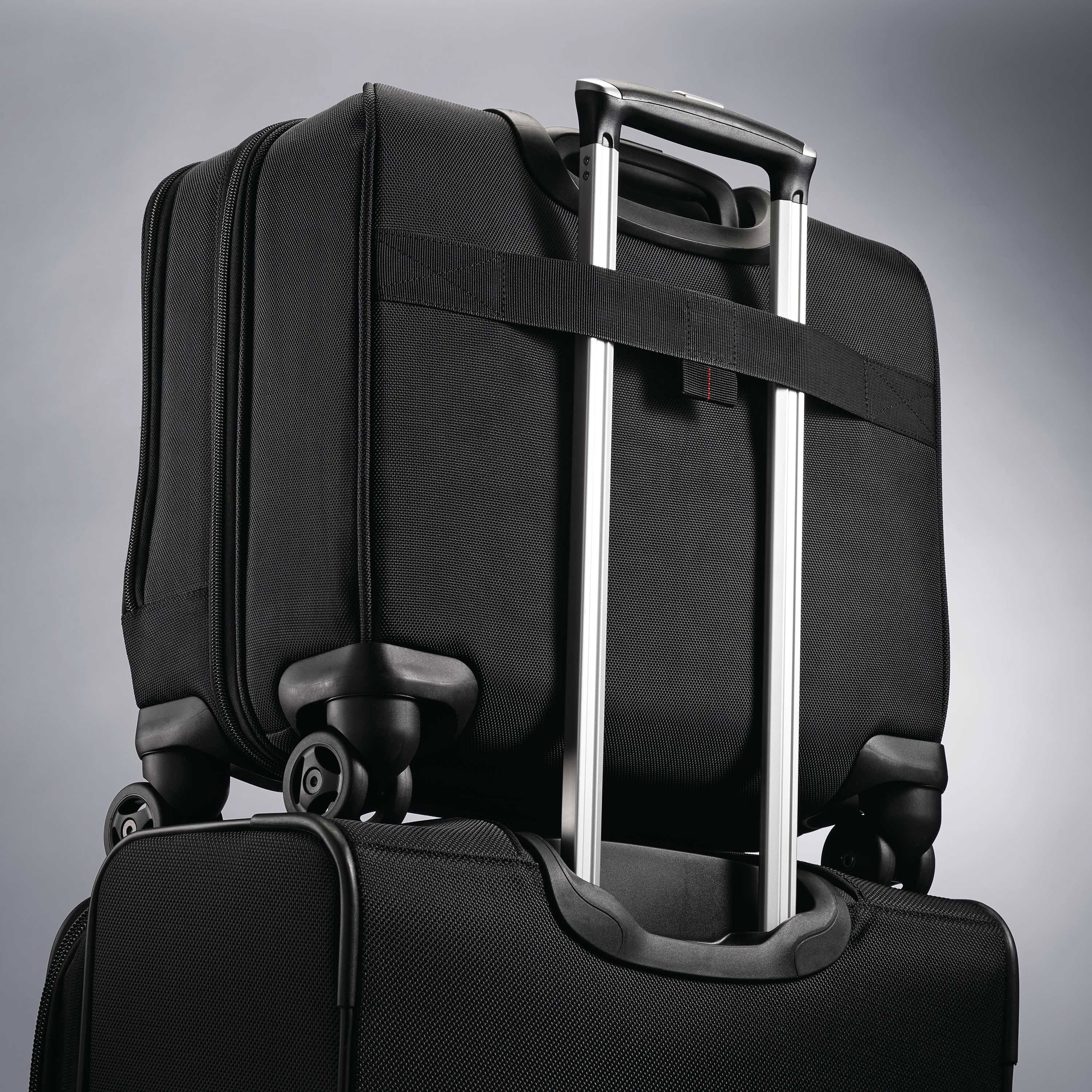 Samsonite xenon best sale 3 spinner